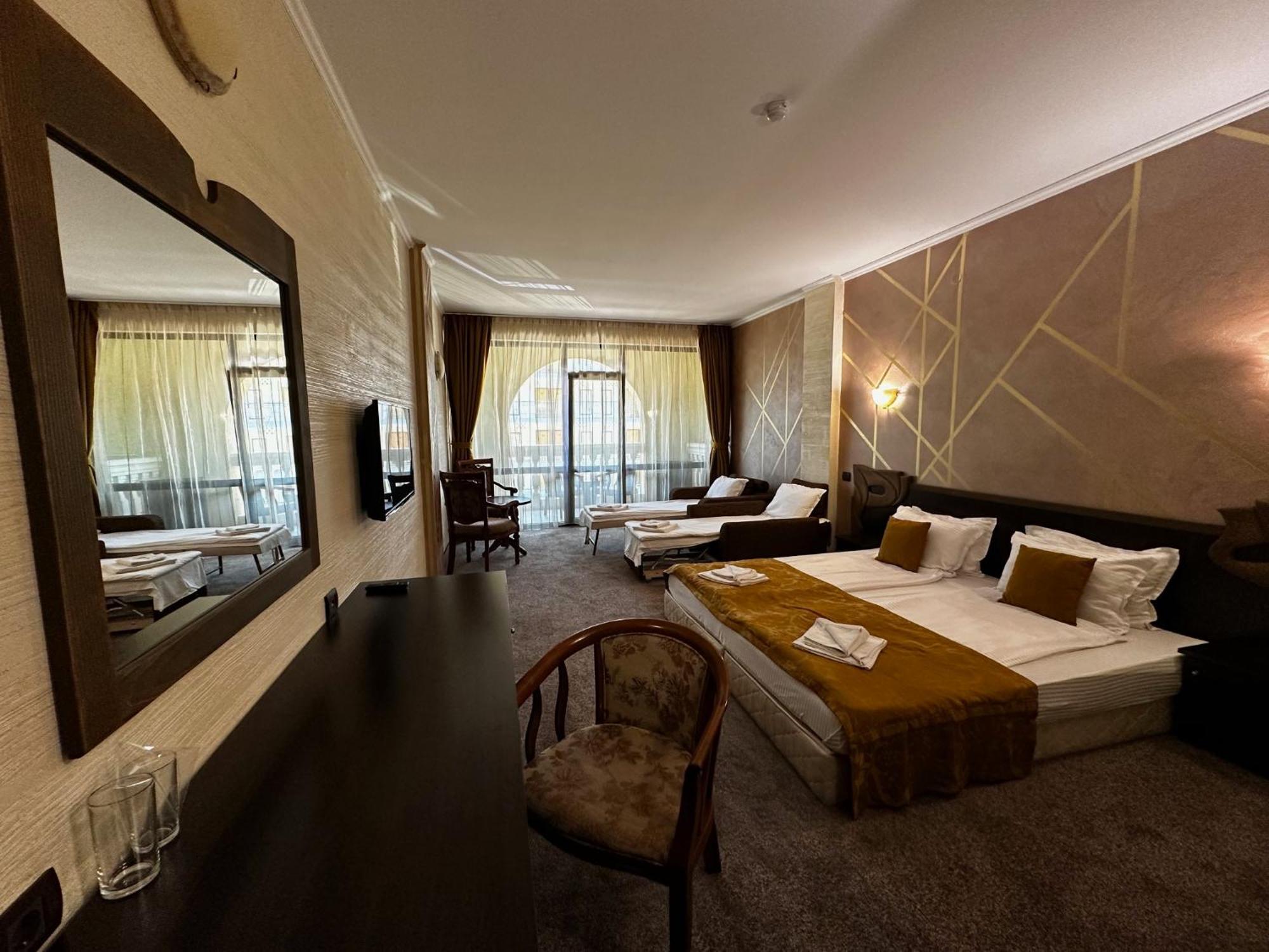 Hotel Art Babylon 4*